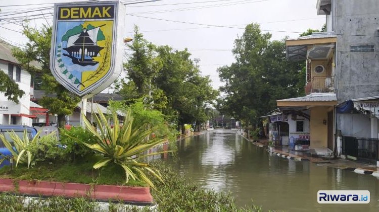 Banjir menggenangi Kota Demak